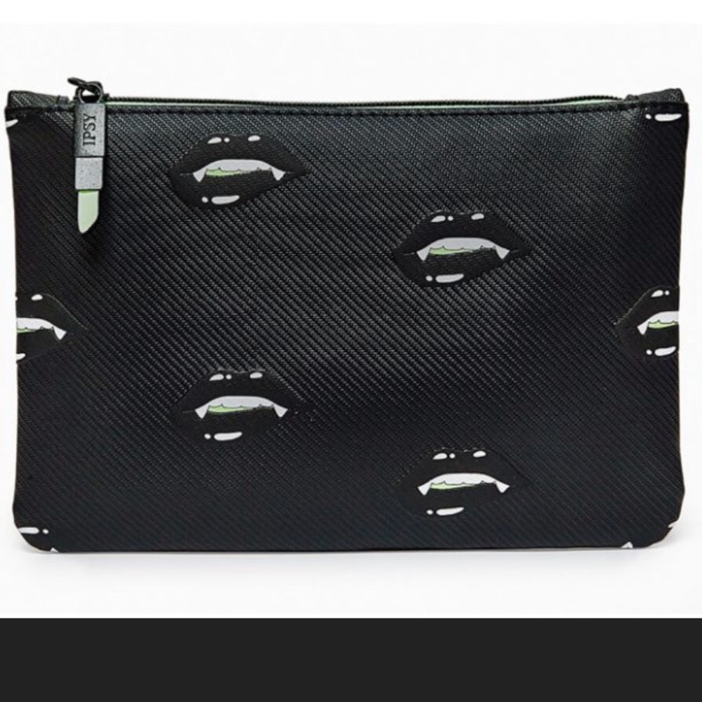 Ipsy makeup bag